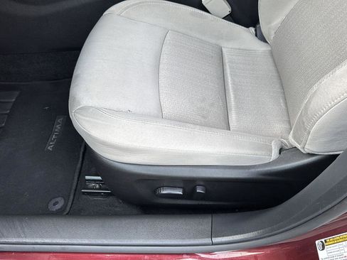 Used 2025 Nissan Altima 2.5 SV image 26