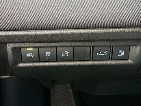 Used 2025 Toyota Camry LE image 17