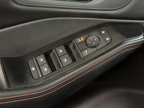 Used 2025 Nissan Rogue SV AWD/4WD image 14
