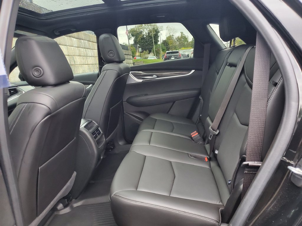 Used 2024 Cadillac XT5 Sportv w/ LPO, Floor Liner Package AWD/4WD image 40