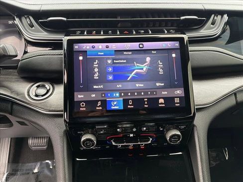 Used 2022 Jeep Grand Cherokee L Overland w/ Advanced Protech Group III image 18