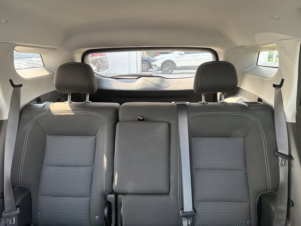 Used 2024 GMC Terrain SLE w/ Driver Convenience Package FWD image 13