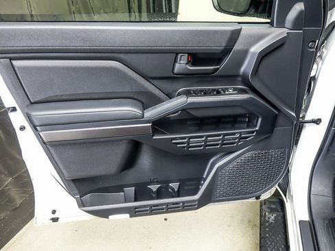 Certified 2025 Toyota 4Runner SR5 image 21