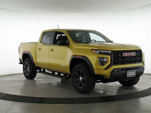 Used 2024 GMC Canyon Elevation w/ Convenience Package image 2