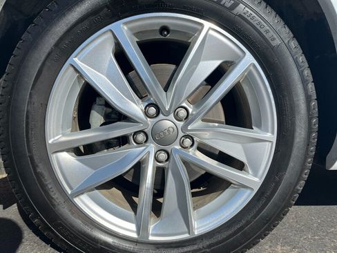 Used 2018 Audi Q3 2.0T Premium Plus w/ Premium Plus Package AWD/4WD image 37