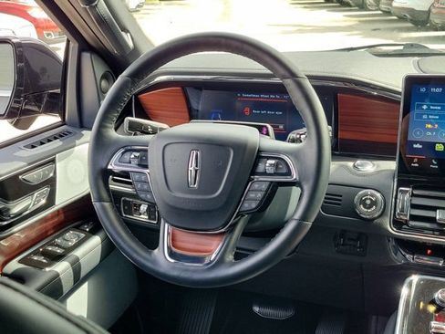 Certified 2024 Lincoln Navigator Reserve AWD/4WD image 20