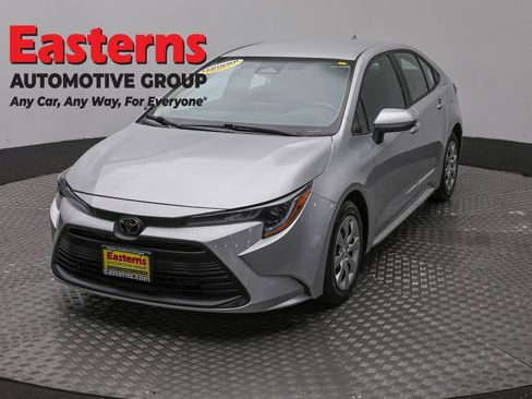 Used 2024 Toyota Corolla LE FWD image 1