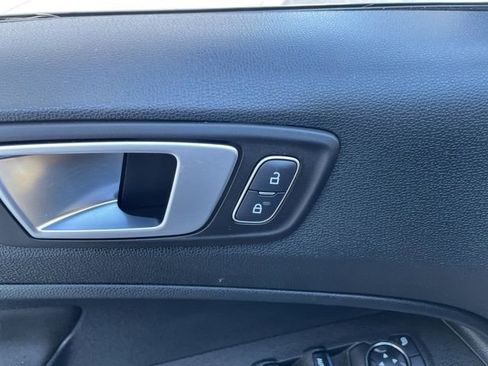 Certified 2019 Ford EcoSport SE image 14