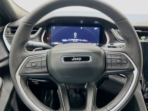 New 2025 Jeep Grand Cherokee Laredo w/ Luxury Tech Group I image 25