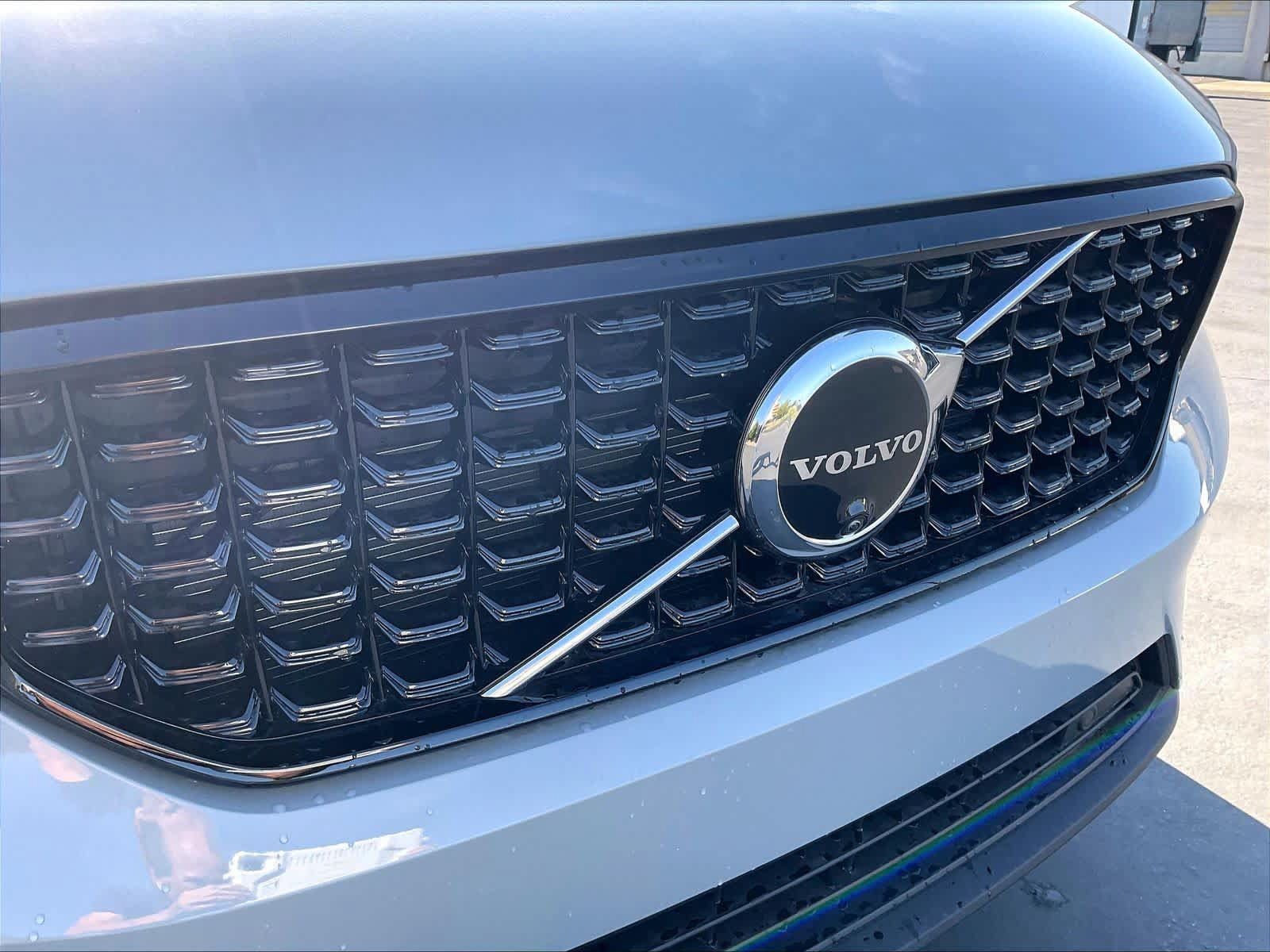New 2026 Volvo XC40 B5 Plus w/ Protection Package Premier AWD/4WD image 33