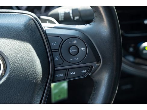 Used 2022 Toyota Camry SE image 19