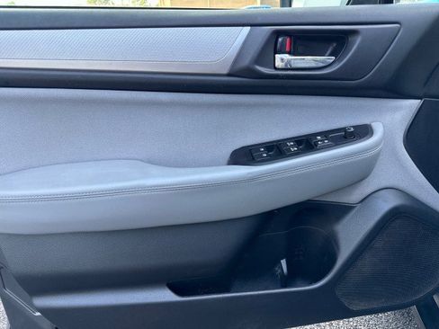 Used 2019 Subaru Outback 2.5i Premium image 14