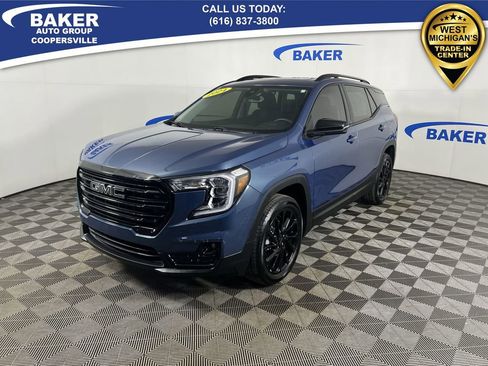 Certified 2024 GMC Terrain SLT w/ Elevation Edition image 5