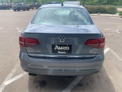 Used 2017 Volkswagen Jetta SEL FWD image 4