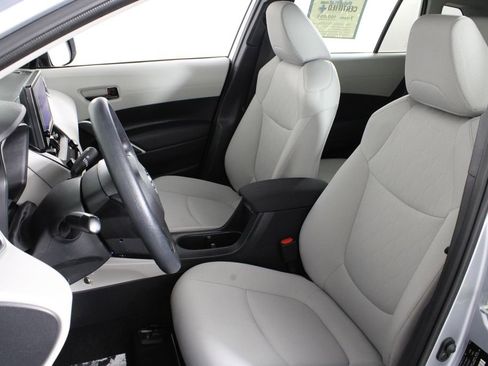 Used 2024 Toyota Corolla Cross L FWD image 19