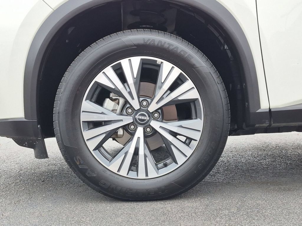 Used 2023 Nissan Rogue SV AWD/4WD image 11