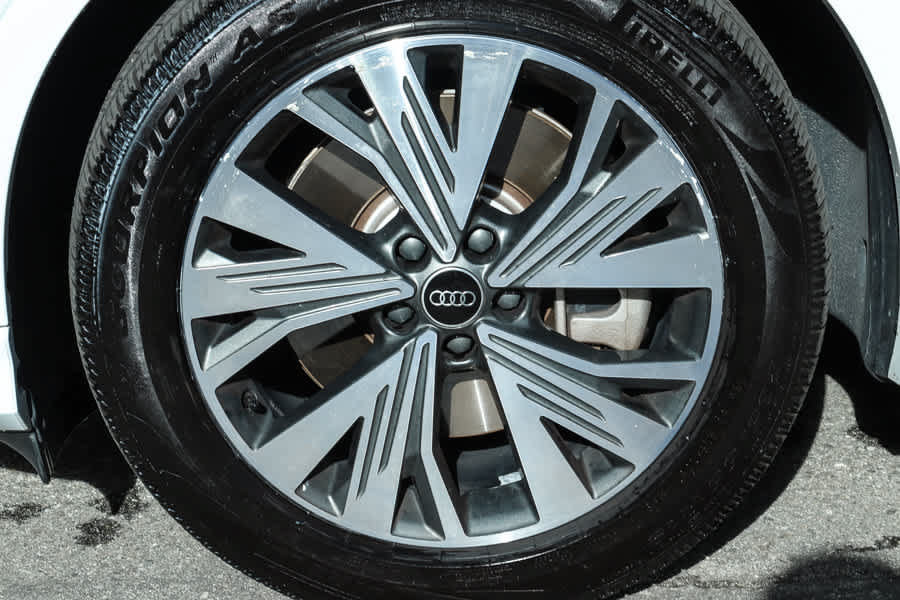 Used 2023 Audi Q4 e-tron Premium Plus RWD image 8