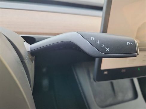 Used 2023 Tesla Model Y Long Range image 16