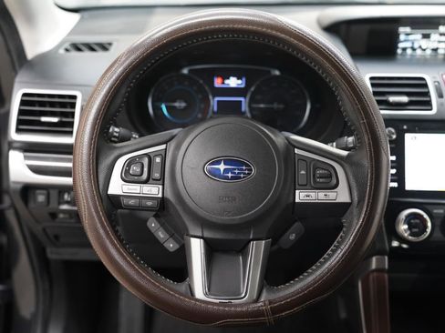 Used 2018 Subaru Forester 2.5i Touring AWD/4WD image 12