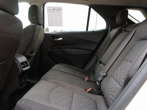 Used 2018 Chevrolet Equinox LT image 19