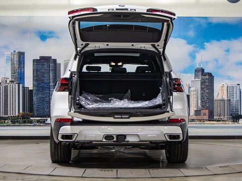 Used 2025 BMW X5 xDrive50e w/ Parking Assistance Package image 12