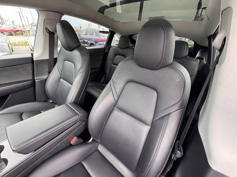 Used 2023 Tesla Model Y Long Range image 20