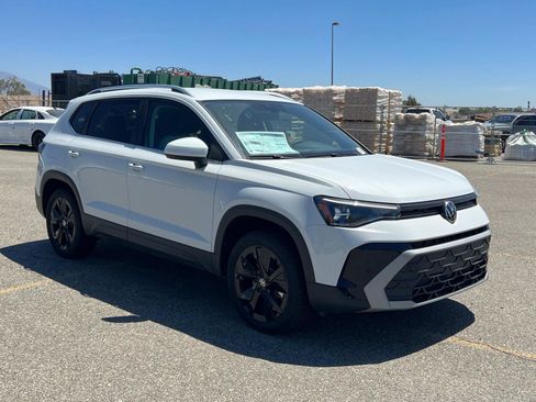 New 2025 Volkswagen Taos SE image 25