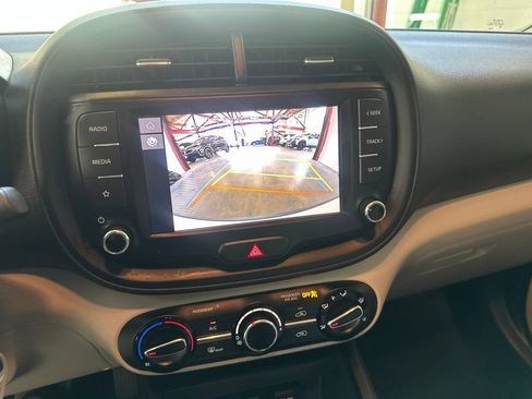 Used 2023 Kia Soul LX FWD image 19