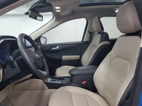 Used 2020 Ford Escape Titanium image 15