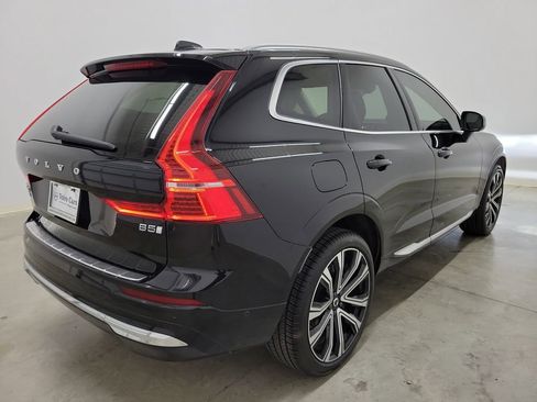 Certified 2023 Volvo XC60 B5 Ultimate w/ Climate Package image 5