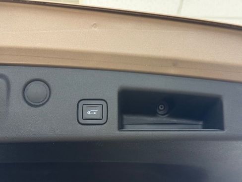 Used 2019 Chevrolet Equinox Premier image 26