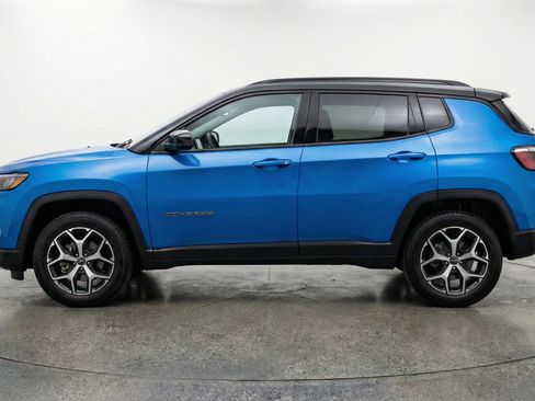 Used 2025 Jeep Compass Limited image 5