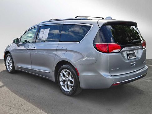 Used 2020 Chrysler Pacifica Limited FWD image 5