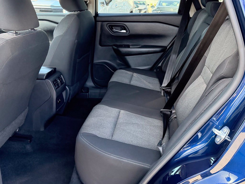 Certified 2025 Nissan Rogue SV FWD image 21