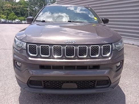 Used 2024 Jeep Compass Latitude AWD/4WD image 8