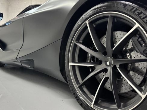Used 2020 McLaren 720S Spider image 34