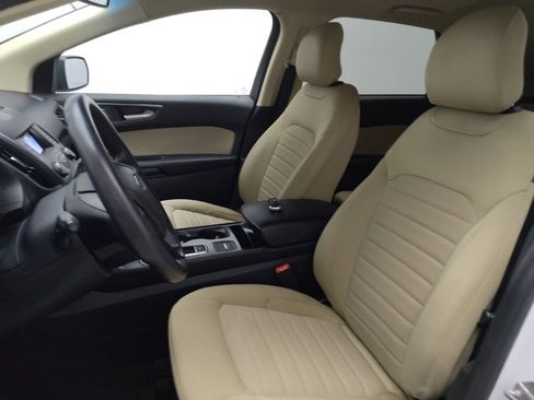 Used 2019 Ford Edge SE image 17