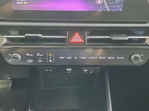 Used 2023 Kia Niro EX FWD image 30