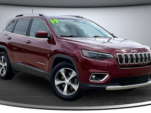 Used 2019 Jeep Cherokee Limited AWD/4WD image 3