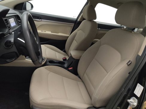 Used 2019 Hyundai Elantra SE image 17