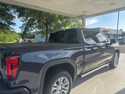 Used 2023 GMC Sierra 1500 Denali AWD/4WD image 3
