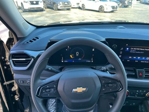 Used 2025 Chevrolet TrailBlazer LT image 28