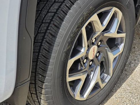 New 2026 GMC Sierra 1500 SLT AWD/4WD image 8