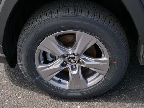 Certified 2025 Toyota RAV4 XLE AWD/4WD image 15