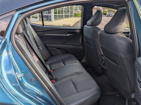 Used 2025 Toyota Camry XSE image 13