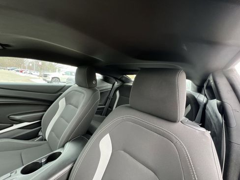 Used 2018 Chevrolet Camaro LT image 21