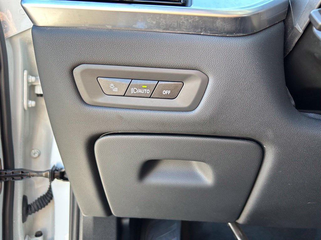 Used 2025 BMW X5 xDrive50e AWD/4WD image 16