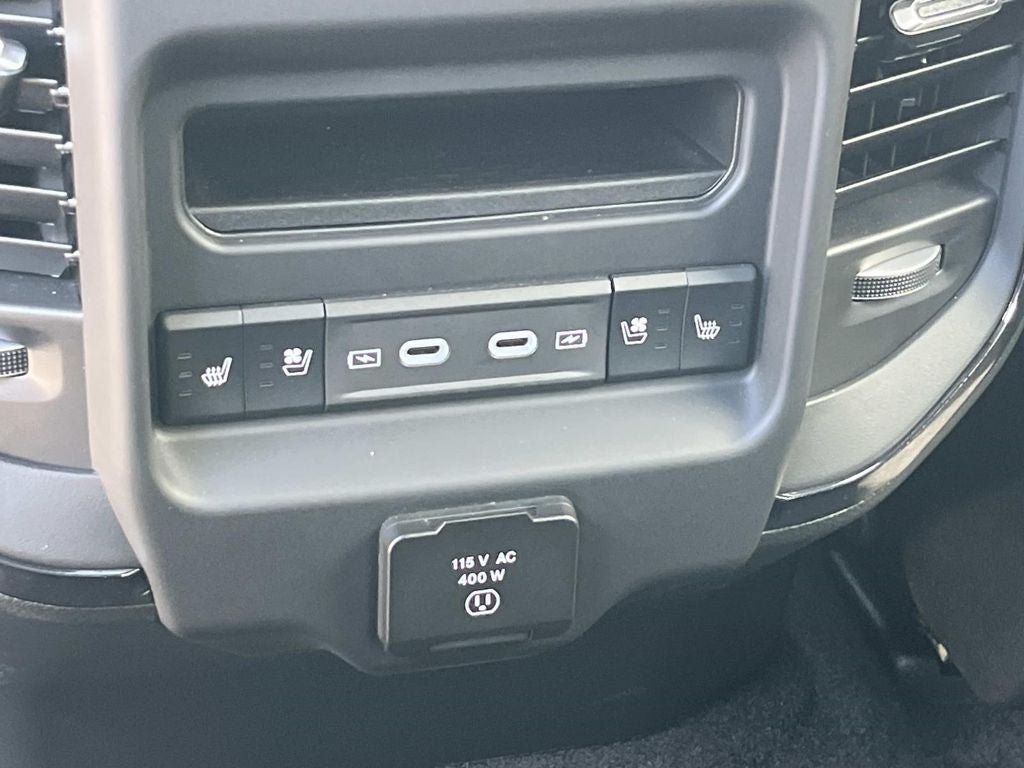 Used 2026 RAM 1500 Limited AWD/4WD image 29