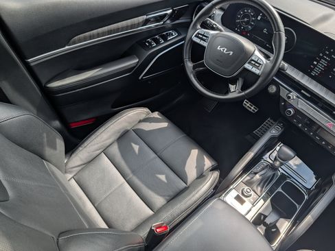 Certified 2025 Kia Telluride SX w/ SX Captain's Chair Package AWD/4WD image 9