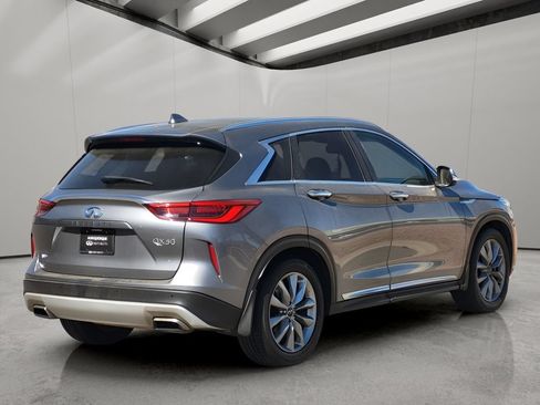 Used 2021 INFINITI QX50 Luxe w/ Accent Package AWD/4WD image 3